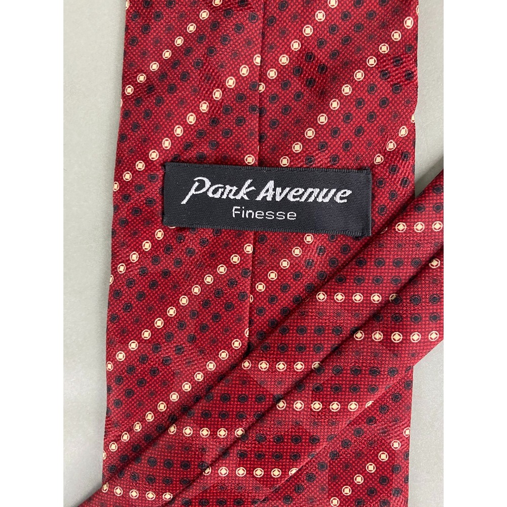 Park Avenue Mens Tie Burgundy Red Geometric Dotted Silk Professional Business - Picture 3 of 7